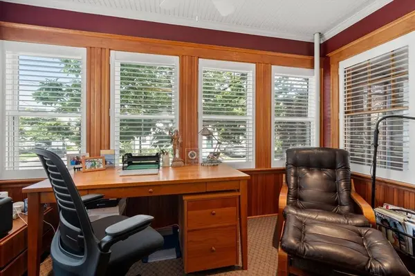 116-118 Fayerweather St #1, Cambridge, MA 02138