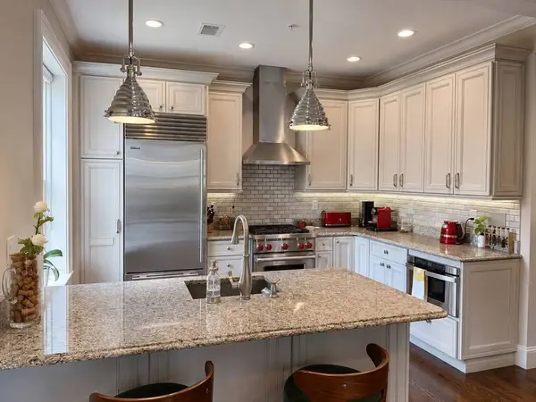 25 Euston St #2, Brookline, MA 02446