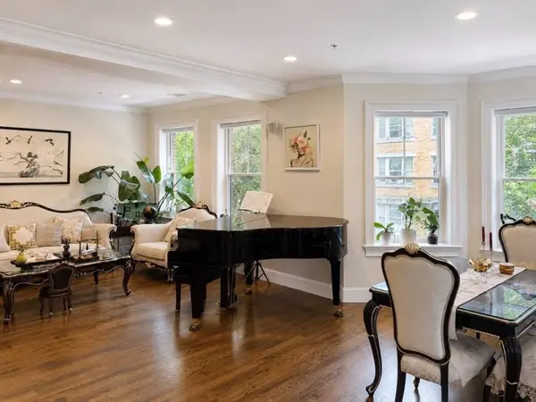 25 Euston St #2, Brookline, MA 02446