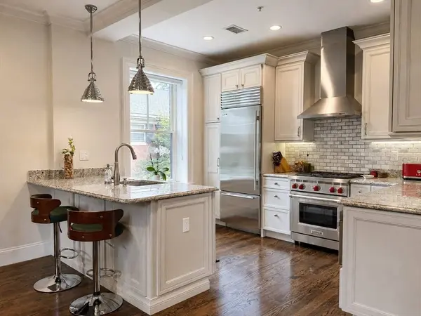 25 Euston St #2, Brookline, MA 02446