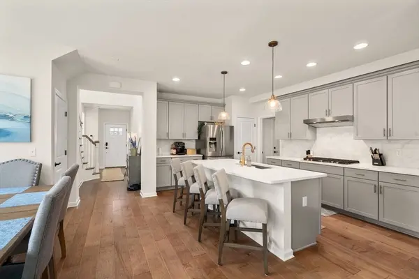 22 Archer Dr #22, Woburn, MA 01801