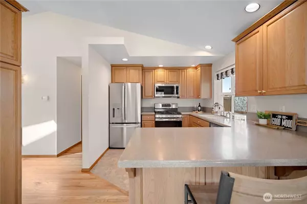 9113 Zircon DR SW, Lakewood, WA 98498