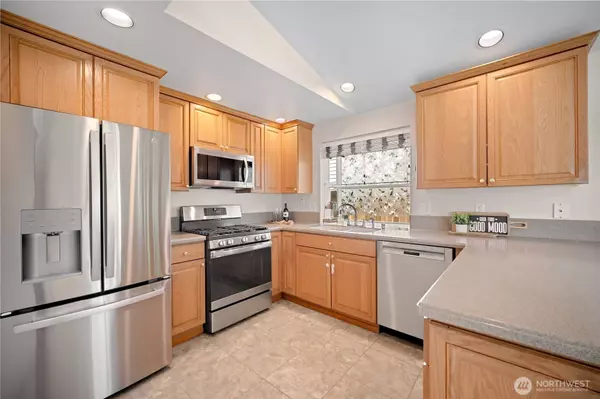 9113 Zircon DR SW, Lakewood, WA 98498