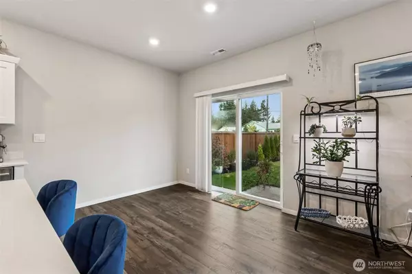 4221 Savannah LOOP NE, Olympia, WA 98516