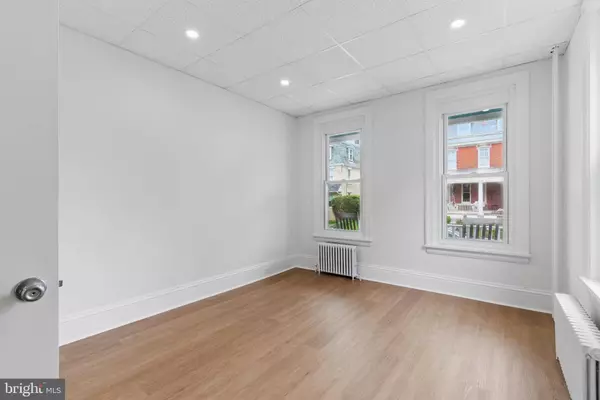 411 SCHOOL ST, North Wales, PA 19454