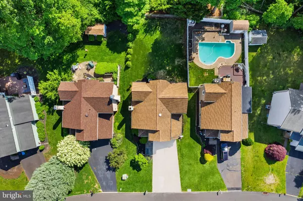 26 PEBBLE DR, Horsham, PA 19044