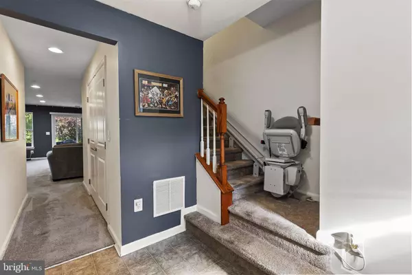 232 MACDONALD AVE, Wyncote, PA 19095