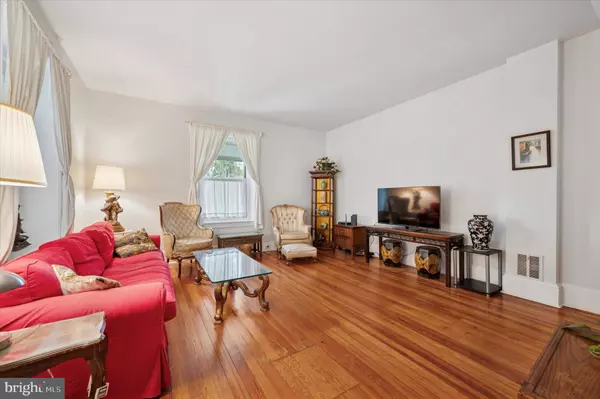 608 WASHINGTON LN, Jenkintown, PA 19046