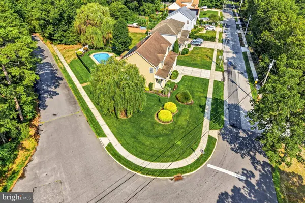 236 UPLAND AVE, Absecon, NJ 08201