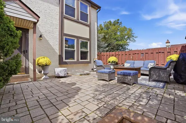 89 QUEENS CIR