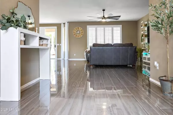 10909 W CHASE Lane, Avondale, AZ 85323