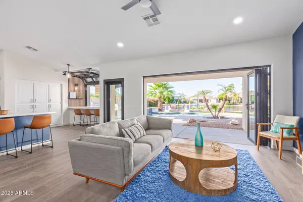 844 W BEECHNUT Drive, Chandler, AZ 85248