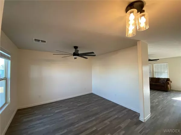 3584 E Koval DR, Kingman, AZ 86409