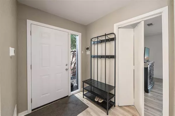 9317 Chimneysweep Lane, Dallas, TX 75243