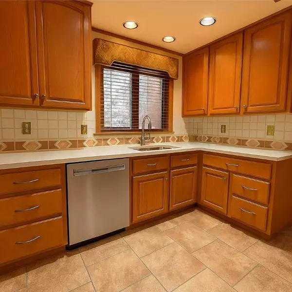 5900 S Desert Lakes DR, Fort Mohave, AZ 86426