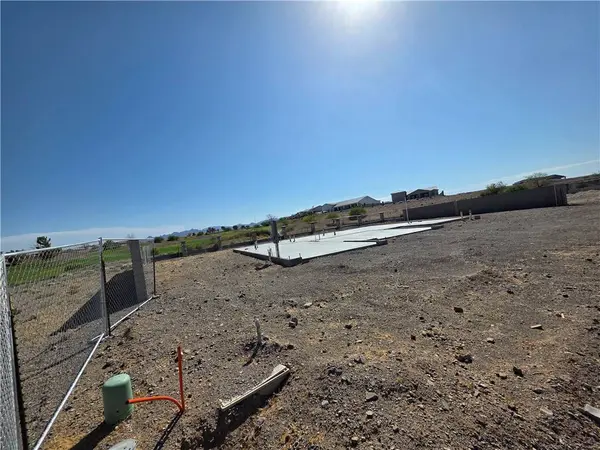 2365 E Calle Toledo, Fort Mohave, AZ 86426