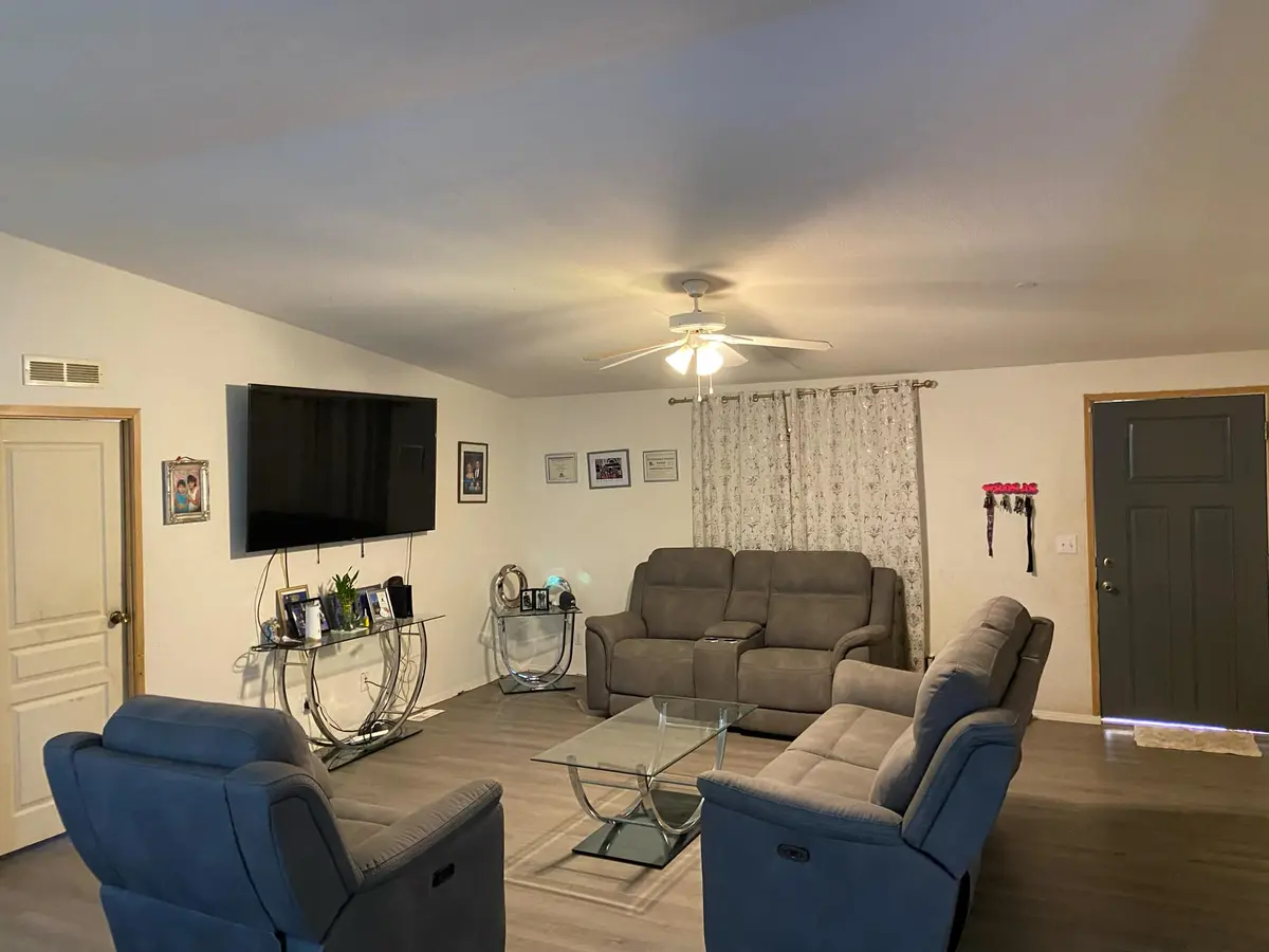 215 E 3rd St, Westmorland, CA 92281