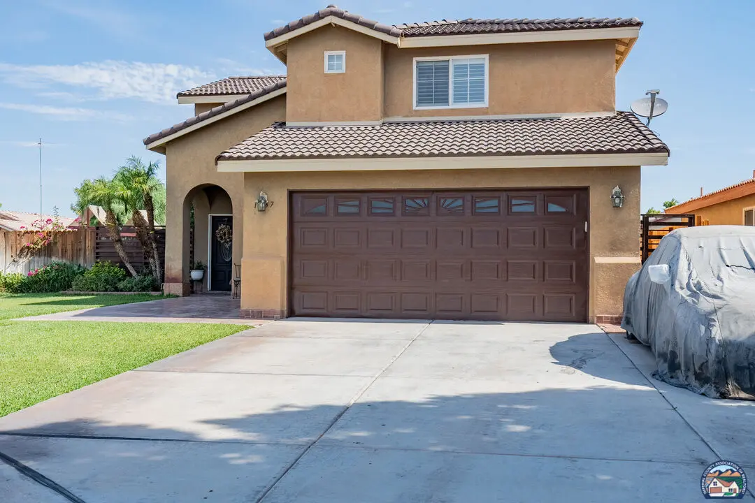 1237 R Tamayo St, Calexico, CA 92231-3945