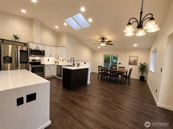 17425 Highland View DR, Arlington, WA 98223