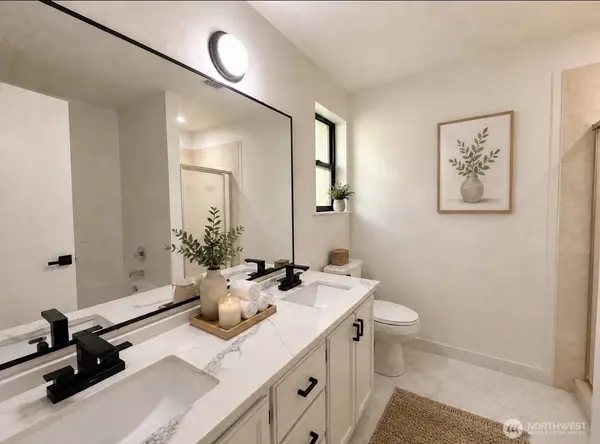 17425 Highland View DR, Arlington, WA 98223