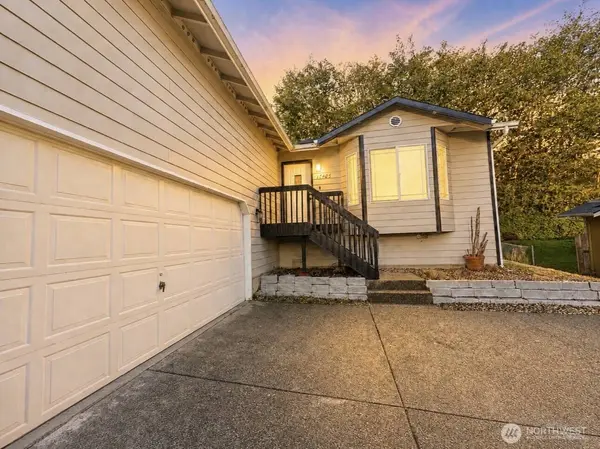 17425 Highland View DR, Arlington, WA 98223