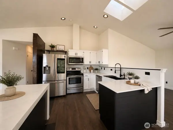 17425 Highland View DR, Arlington, WA 98223