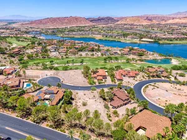 Lake Las Vegas: Resort-Style Waterfront Living in Henderson  There's nothing else quite like Lake Las Vegas in the entire valley.,Melissa "Missy" White-Simmons