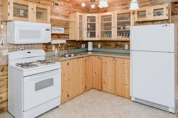 25266 Oak Knoll TRL, Osage, MN 56570