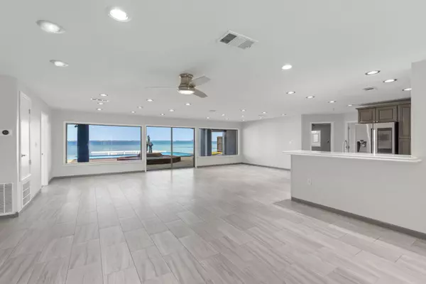 5 Country Club Road, Shalimar, FL 32579