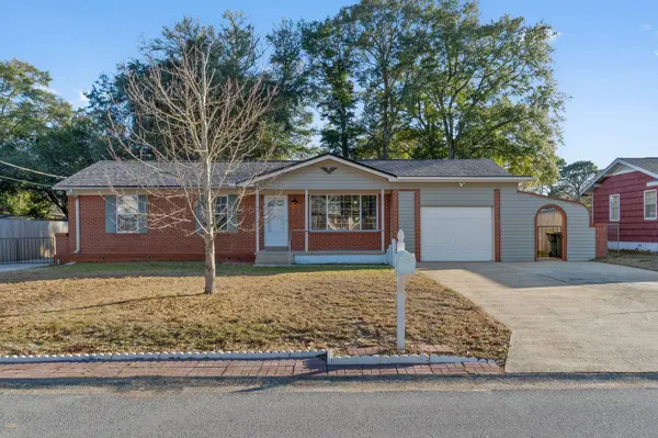 218 NW Katherine PL, Fort Walton Beach, FL 32548