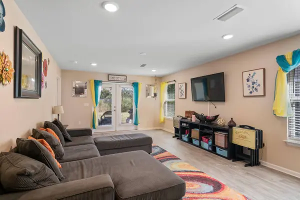 669 Earl Godwin RD, Freeport, FL 32439