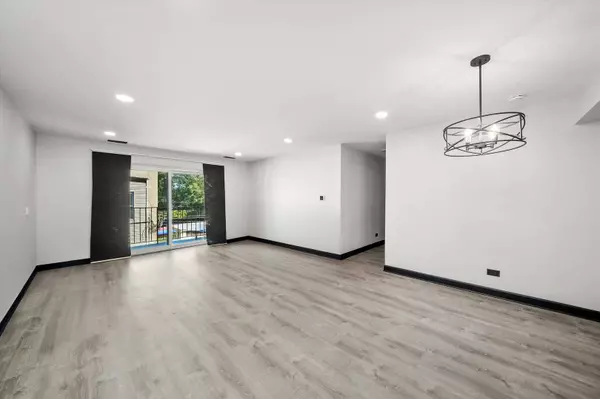 2615 W FOSTER Avenue #201, Chicago, IL 60625