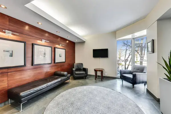 4980 N Marine Drive #831, Chicago, IL 60640