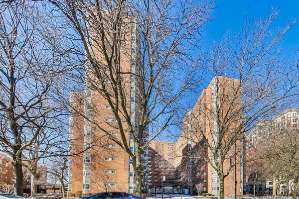 4980 N Marine Drive #831, Chicago, IL 60640