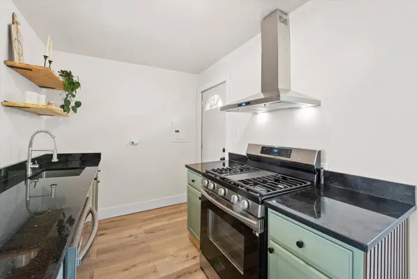 7411 N Wolcott AVE #1E, Chicago, IL 60626