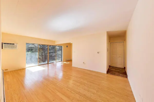 4240 N Keystone AVE #3E, Chicago, IL 60641