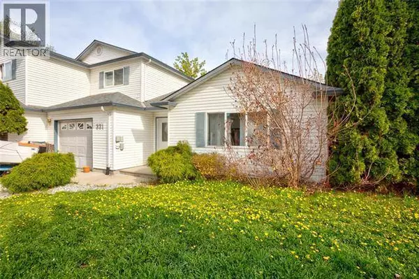 331-351 Phipps Crescent, Kelowna, BC V1V2T2