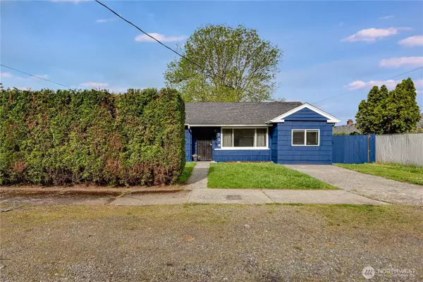 729 Woodford AVE N, Kent, WA 98031