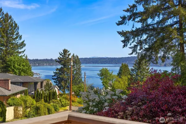 16939 SE 39th ST, Bellevue, WA 98008