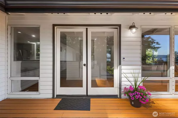 16939 SE 39th ST, Bellevue, WA 98008