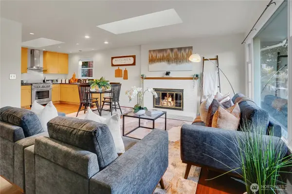 4209 S Lucile ST, Seattle, WA 98118