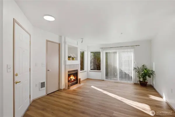 11130 SE 208th ST #H102, Kent, WA 98031