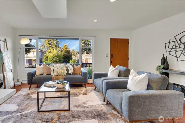 4209 S Lucile ST, Seattle, WA 98118