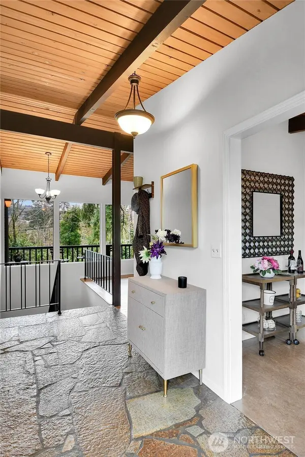 5828 129th AVE SE, Bellevue, WA 98006