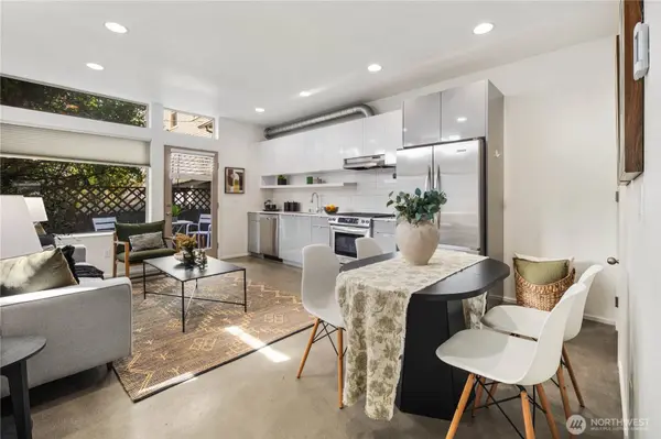 929 14th AVE, Seattle, WA 98122