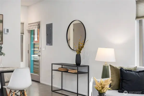 929 14th AVE, Seattle, WA 98122