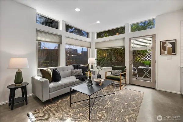 929 14th AVE, Seattle, WA 98122