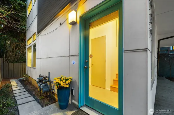 929 14th AVE, Seattle, WA 98122