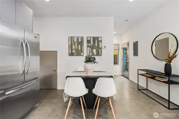 929 14th AVE, Seattle, WA 98122