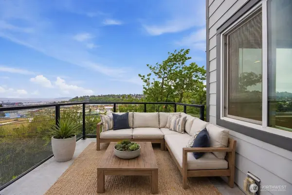 2040 13th AVE W #13, Seattle, WA 98119